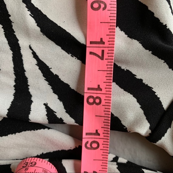 2/$30 Peter Nygard Zebra Print Blouse - Picture 5 of 7